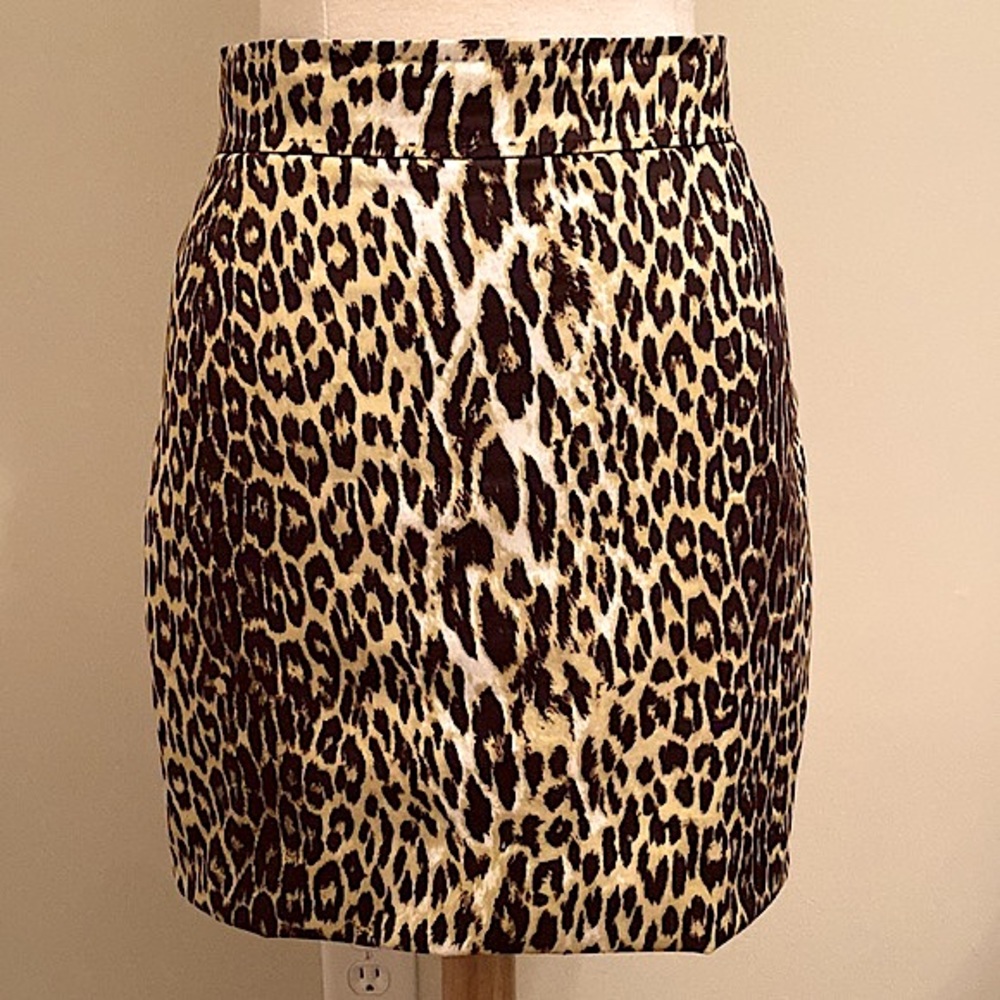 T Tahari Brown Tan Leopard Print SZ S Safari Core Neural Boho Chic Mini Skirt